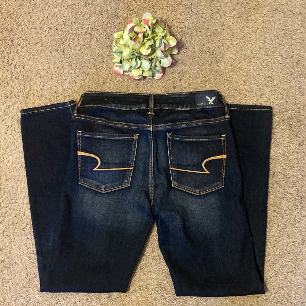 American Eagle Outfitters Super Stretch Skinny Dark wash blue Jeans. 4 Short